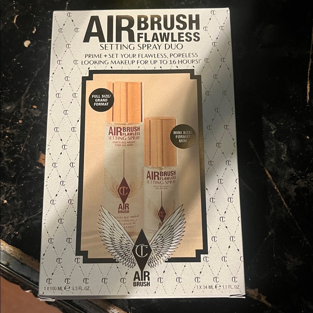 Charlotte Tilbury 
Mini Airbrush Flawless Setting Spray Duo Gift Set
